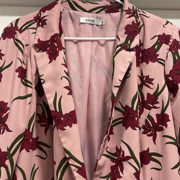 JustFab Single button floral blazer size 2X pink w/ floral pattern polyester - Picture 4 of 8